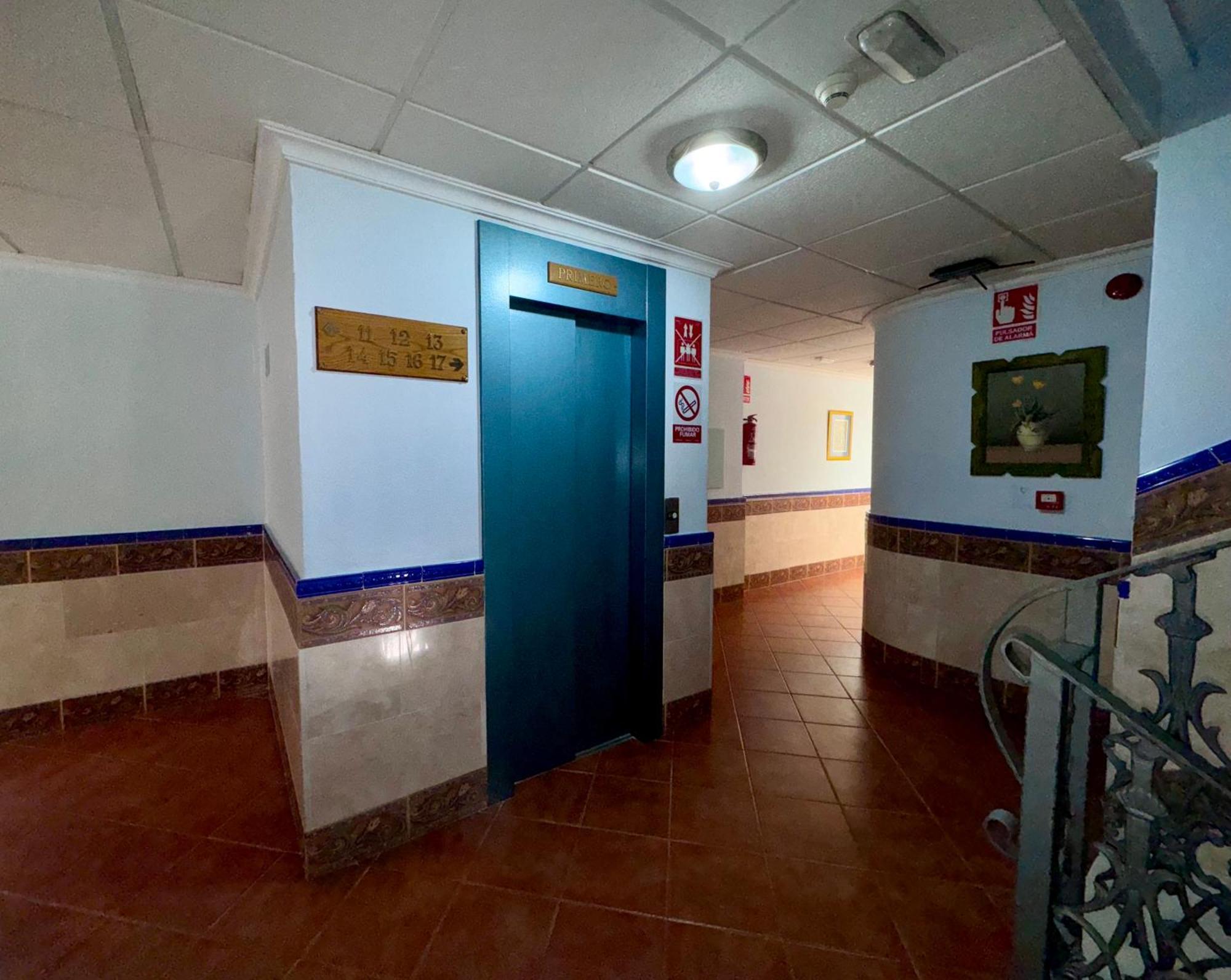 Apartamentos Nina De Oro Torremolinos Dış mekan fotoğraf
