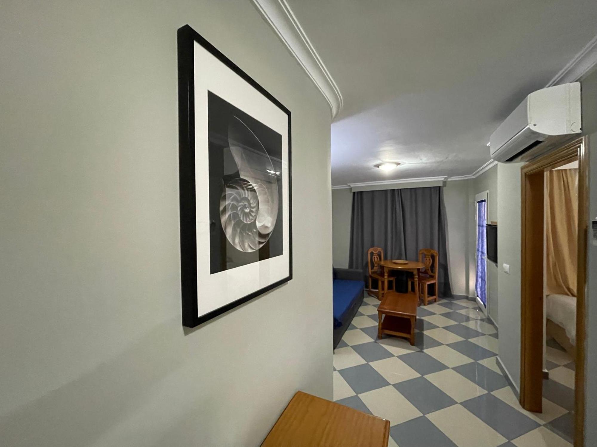 Apartamentos Nina De Oro Torremolinos Dış mekan fotoğraf