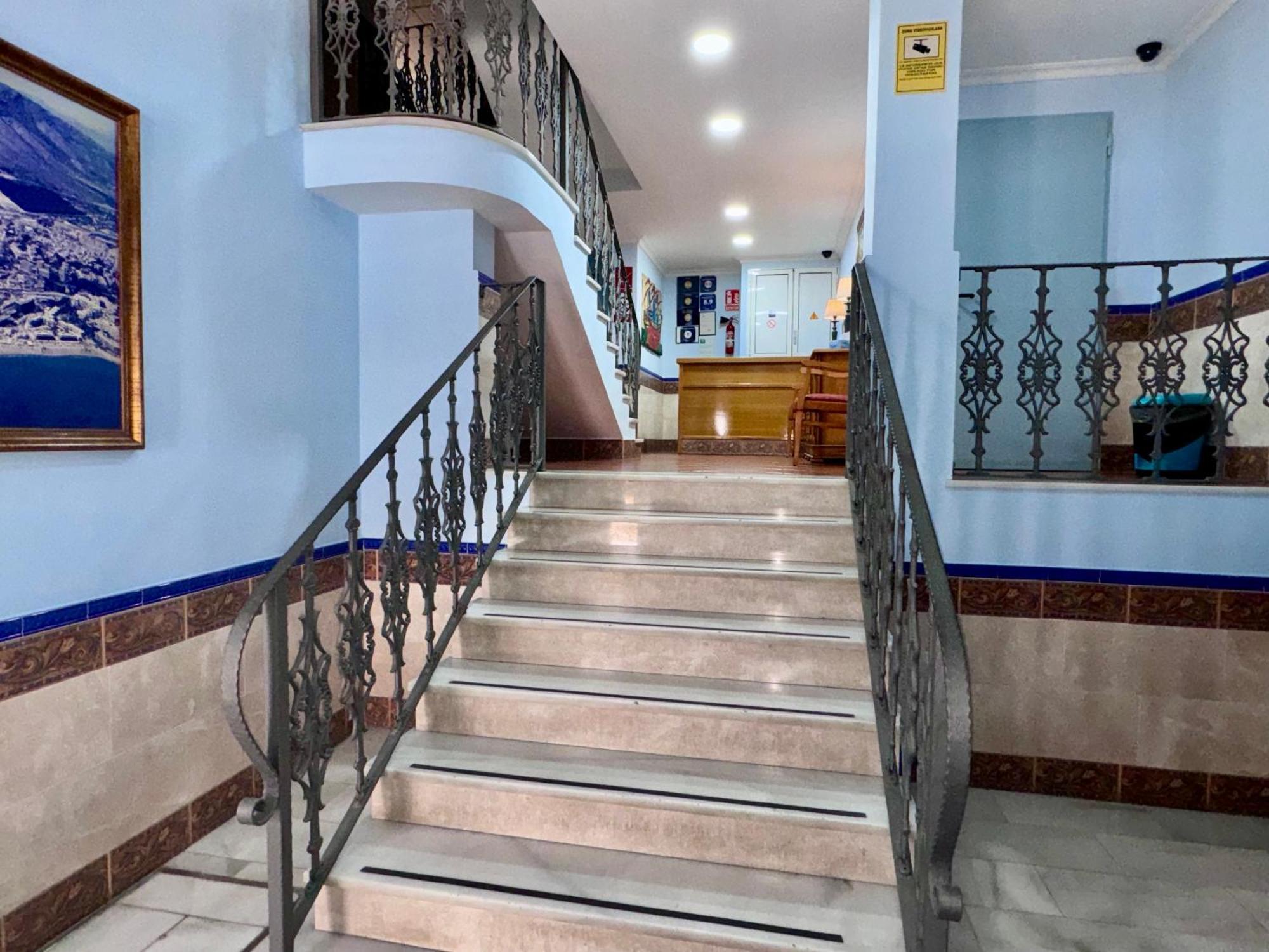 Apartamentos Nina De Oro Torremolinos Dış mekan fotoğraf