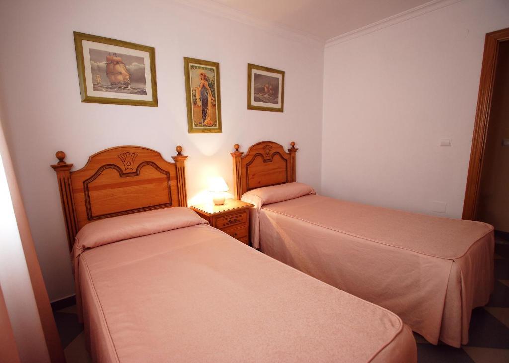 Apartamentos Nina De Oro Torremolinos Oda fotoğraf
