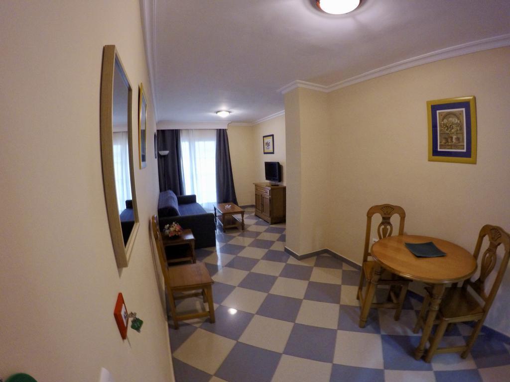 Apartamentos Nina De Oro Torremolinos Dış mekan fotoğraf